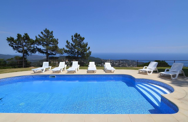 Holiday Home 'Roselles' with Sea View, Private Pool and Wi-Fi