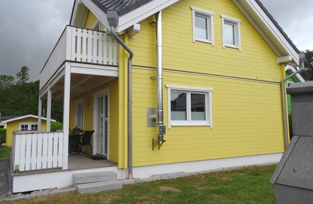 Holiday home Seerose 7 with its own sauna in Seepark Süssau