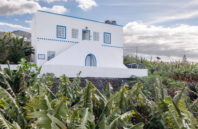 Holiday Home 'Villa Los Aguacateros' with Private Terrace, Wi-Fi and Air Conditioning