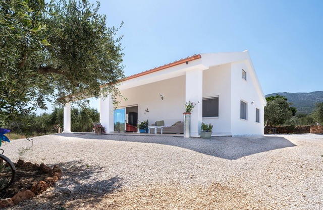 Holiday Home 'Villa Piricone' with Sea View, Shared Terrace and Wi-Fi