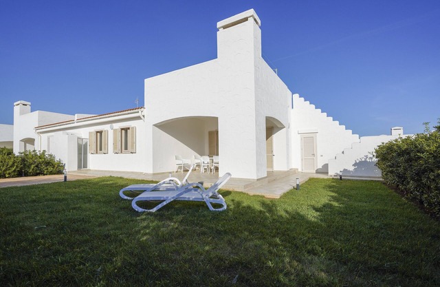 Holiday Home "Villa Terry" with Sea View, Garden & Wi-Fi