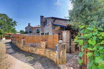 Holiday home with outdoor swimming pool