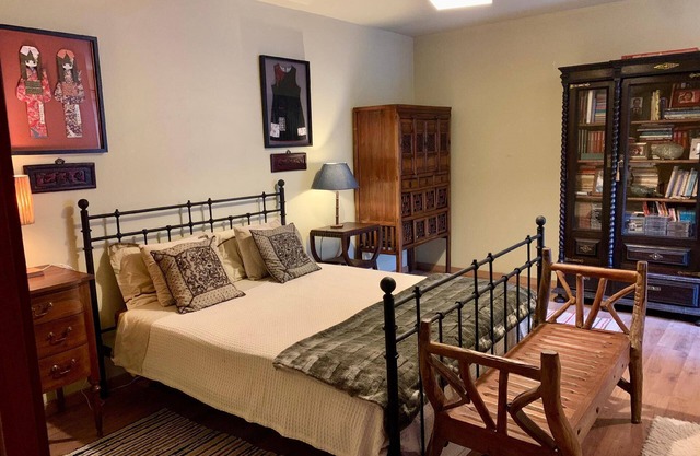 Holiday home with view of the water