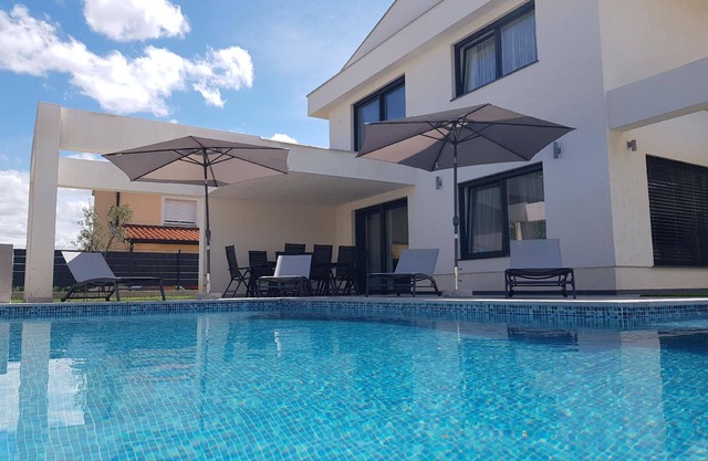 Holiday house Buje for 1 - 8 persons with 4 bedrooms - Twin house