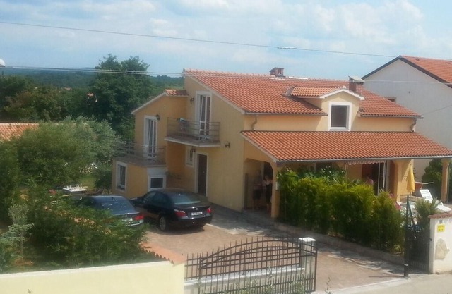 Holiday house Buje for 1 - 9 persons with 4 bedrooms - Holiday home