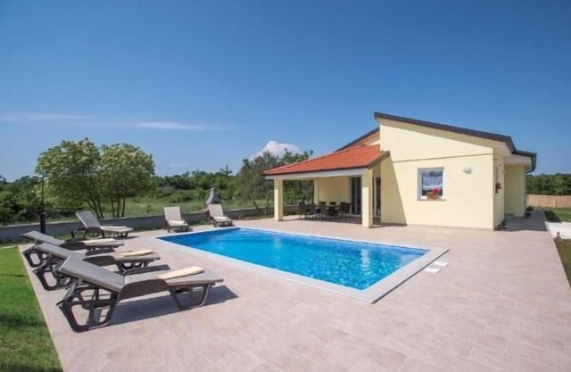 Holiday house Filipana for 6 - 8 persons with 3 bedrooms - Holiday house