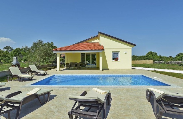Holiday house Filipana for 6 - 8 persons with 3 bedrooms - Holiday house
