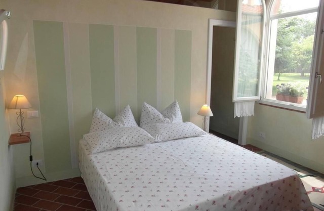 Holiday house in Cascina with private parking