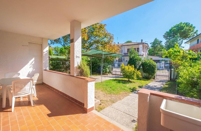 Holiday house Lido di Pomposa for 2 - 6 persons with 2 bedrooms - Row house