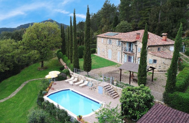 Holiday Montecastelli Persons Farmhouse 