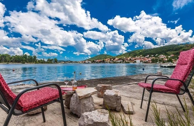 Holiday house Preko for 1 - 5 persons with 2 bedrooms - Holiday apartment in one or multi-family hou