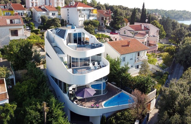 Holiday house Pula for 1 - 11 persons with 5 bedrooms - Holiday home