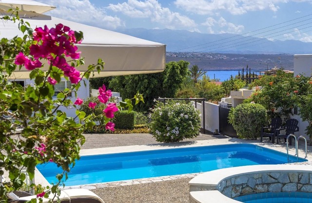 Holiday house Stalos for 1 - 8 persons with 4 bedrooms - Holiday apartment in one or multi-family ho