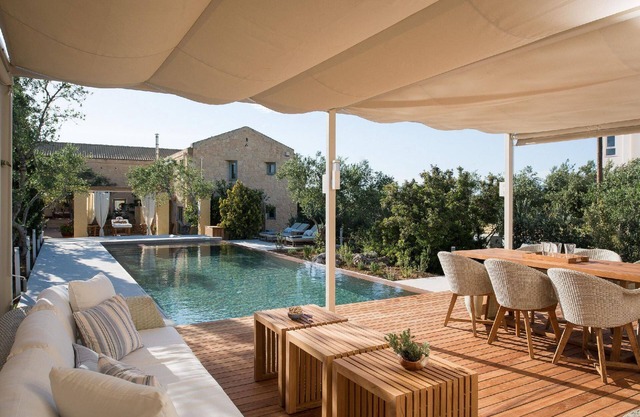 Holiday house Stalos for 1 - 9 persons with 4 bedrooms - Holiday house