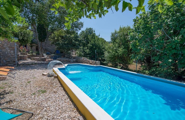 Holiday house Veli Losinj for 1 - 4 persons with 2 bedrooms - Row house