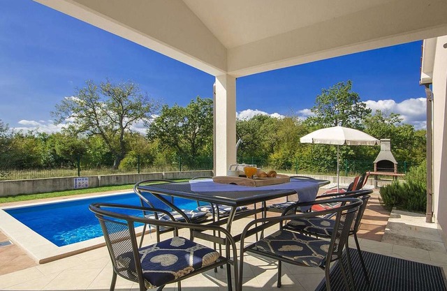 Holiday house Vinez for 8 persons with 4 bedrooms - Holiday house