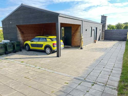 Holiday Idyll With Nature And City Nearby