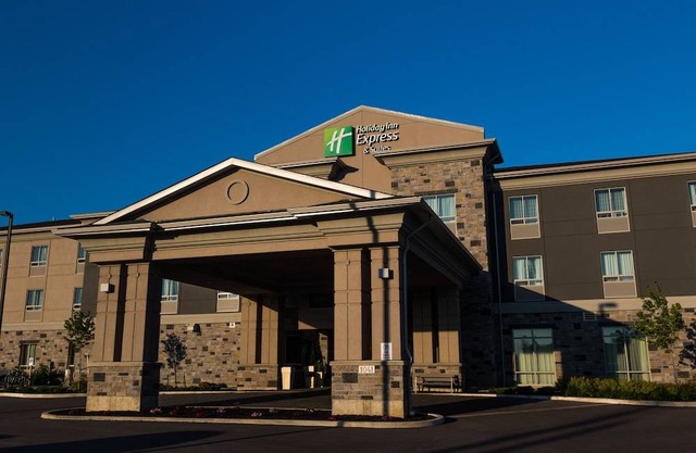 Holiday Inn Express Thunder Bay, an IHG Hotel