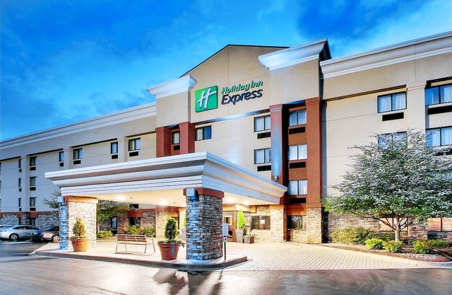 Holiday Inn Express Fort Campbell-Oak Grove, an IHG Hotel