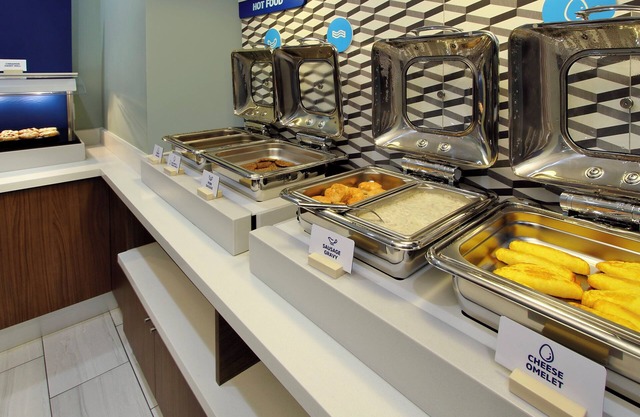 Holiday Inn Express And Suites Joplin Southeast by IHG