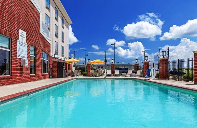 Holiday Inn Express Hotel and Suites Shreveport South Park Plaza