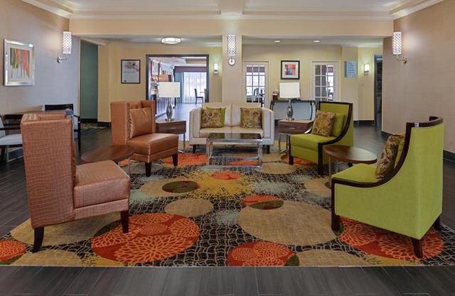 Holiday Inn Express Hotel & Suites Bessemer
