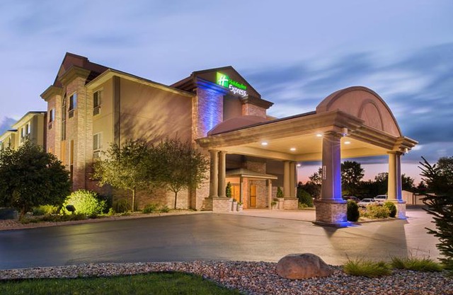 Holiday Inn Express Hotel & Suites Bucyrus