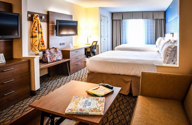 Holiday Inn Express Hotel & Suites - Concord