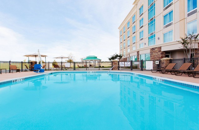 Holiday Inn Express Hotel & Suites Jackson NE by IHG