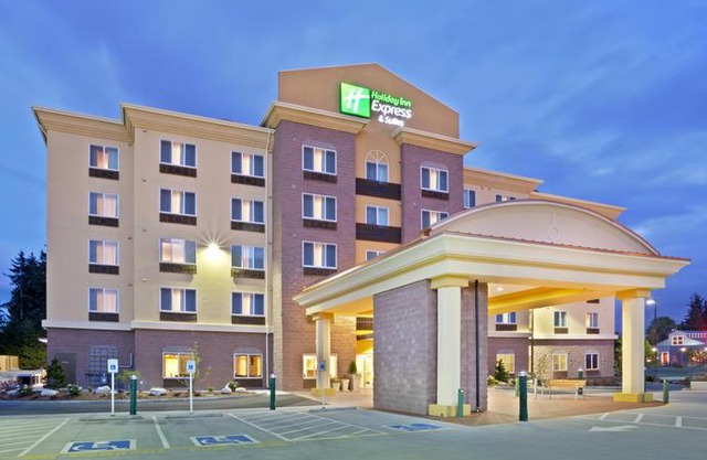 Holiday Inn Express Hotel & Suites Lynnwood