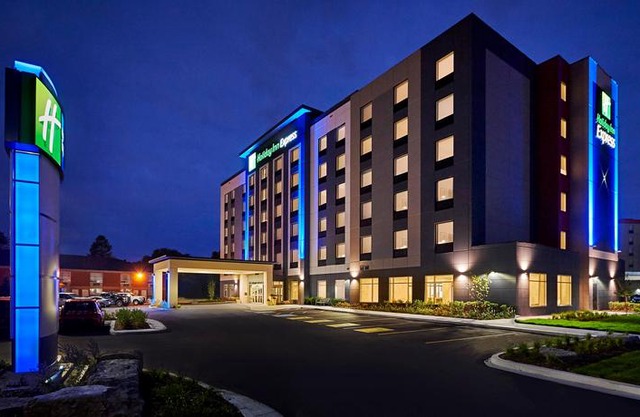Holiday Inn Express Sarnia - Point Edward