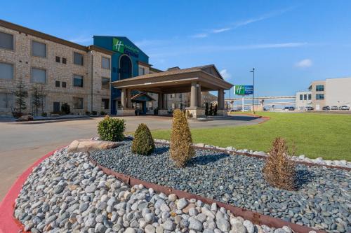 Holiday Inn Express Hotel Shawnee Ihg 