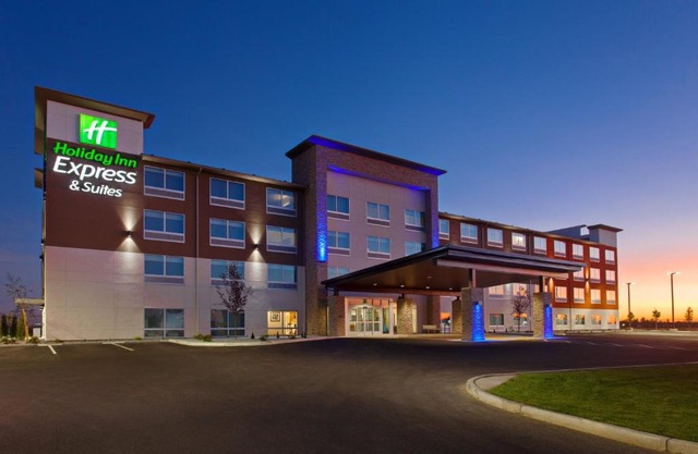 Holiday Inn Express & Suites - Moses Lake by IHG