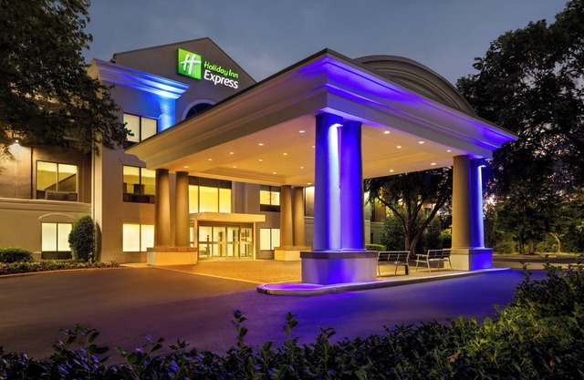 Holiday Inn Express & Suites Hagerstown by IHG