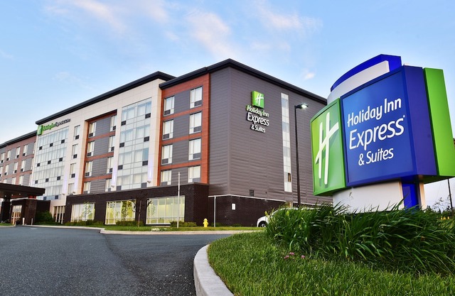 Holiday Inn Express & Suites St John's Airport, an Ihg Hotel
