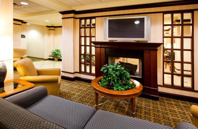 Holiday Inn Express Syracuse Airport