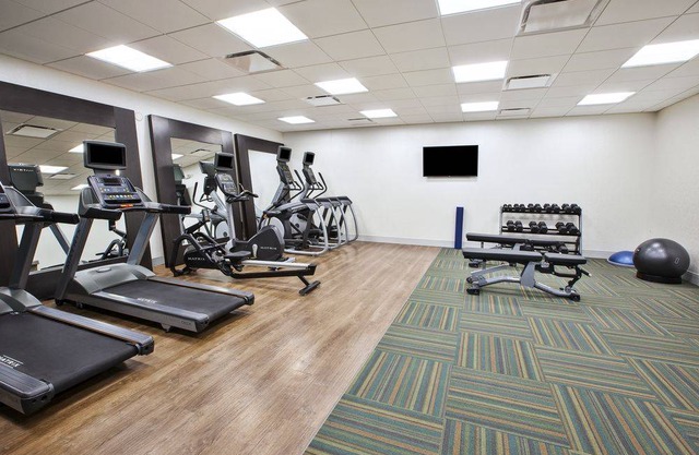 Holiday Inn Express & Suites Okemos - University Area, an IHG Hotel