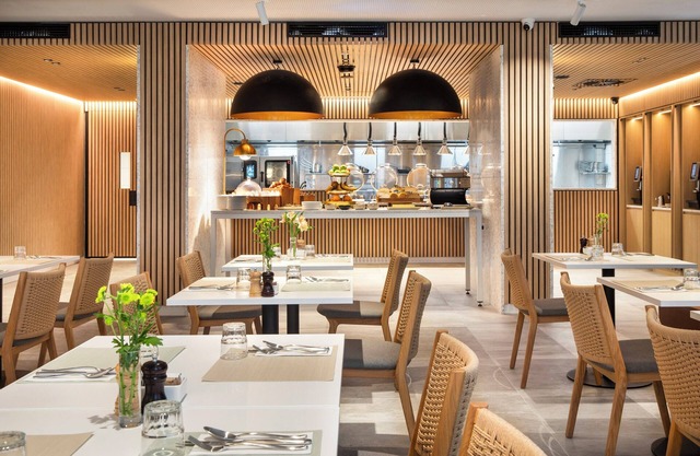 Holiday Inn Melbourne Bourke Street Mall by IHG