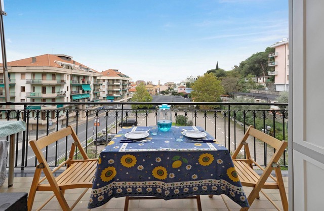 Holiday Apartment Le Vele with Shared Garden & A/C