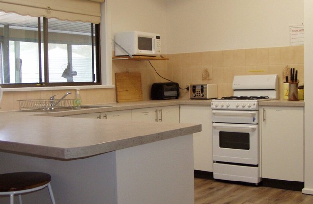 Holiday Magic ~ Esplanade ~ Close to Beach EXCELLENT OFF PEAK SPECIALS!