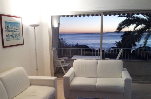Holiday rental 2 rooms 60 m2 with closed parking, sea view and pool in Nice