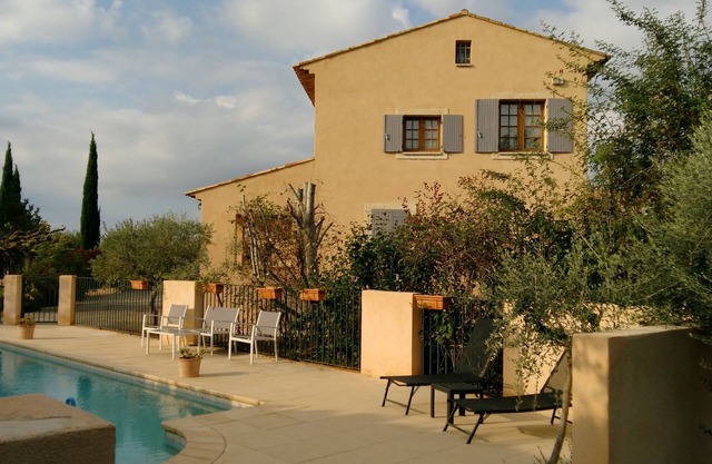 Holiday villa with pool Les Vignes - bastides-du-luberon.com