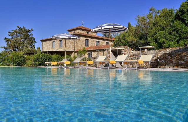 Holiday villa 'Girasole Leccino'