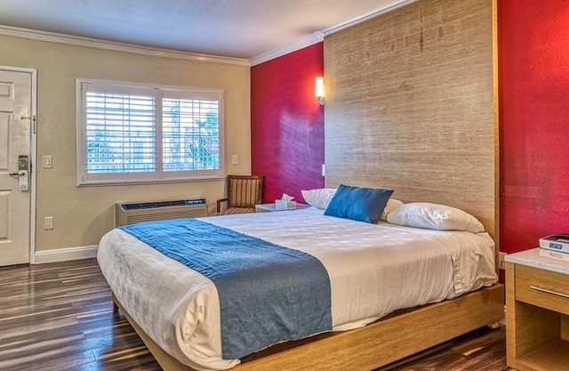 Hollywood City Inn
