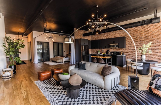 Hollywood Glam Condo on Vine