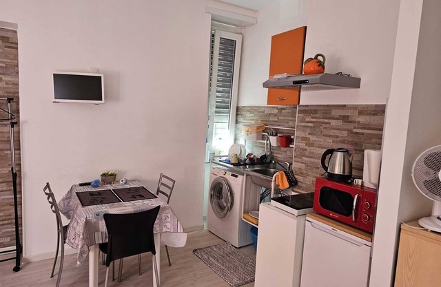 Home 21 Wi FI near downtown, porta susa, subway, stadium