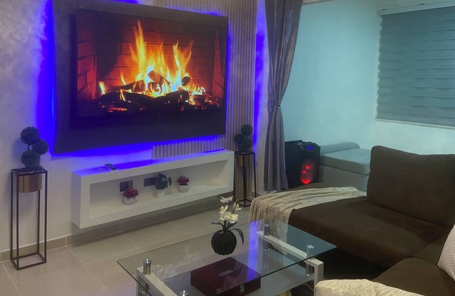 Home Away From Home Condo! 5 minutes from Airport Las Americas!