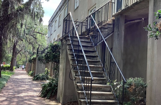 Home Away From Home Condo…Forsyth Park