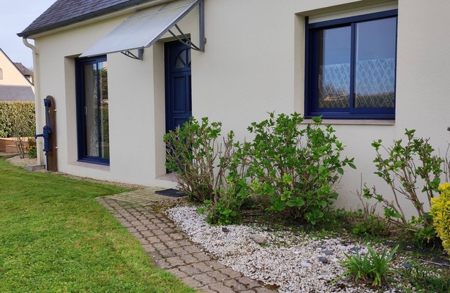 HOME INDIVIDUAL CLOSE BEACH 600M IN A CLOS RESIDENTIAL VERY CALM