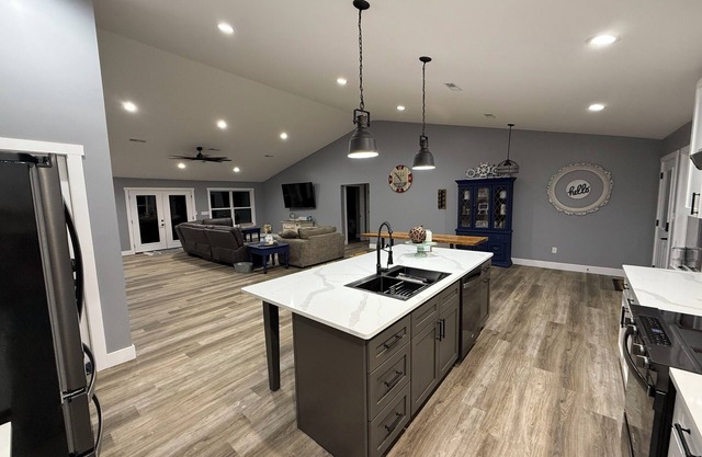 “Home On The Hill"nnThis new vacation rental will not disappoint! Lake front!